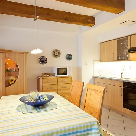 דירה Kietzspeicher App 13 וארן